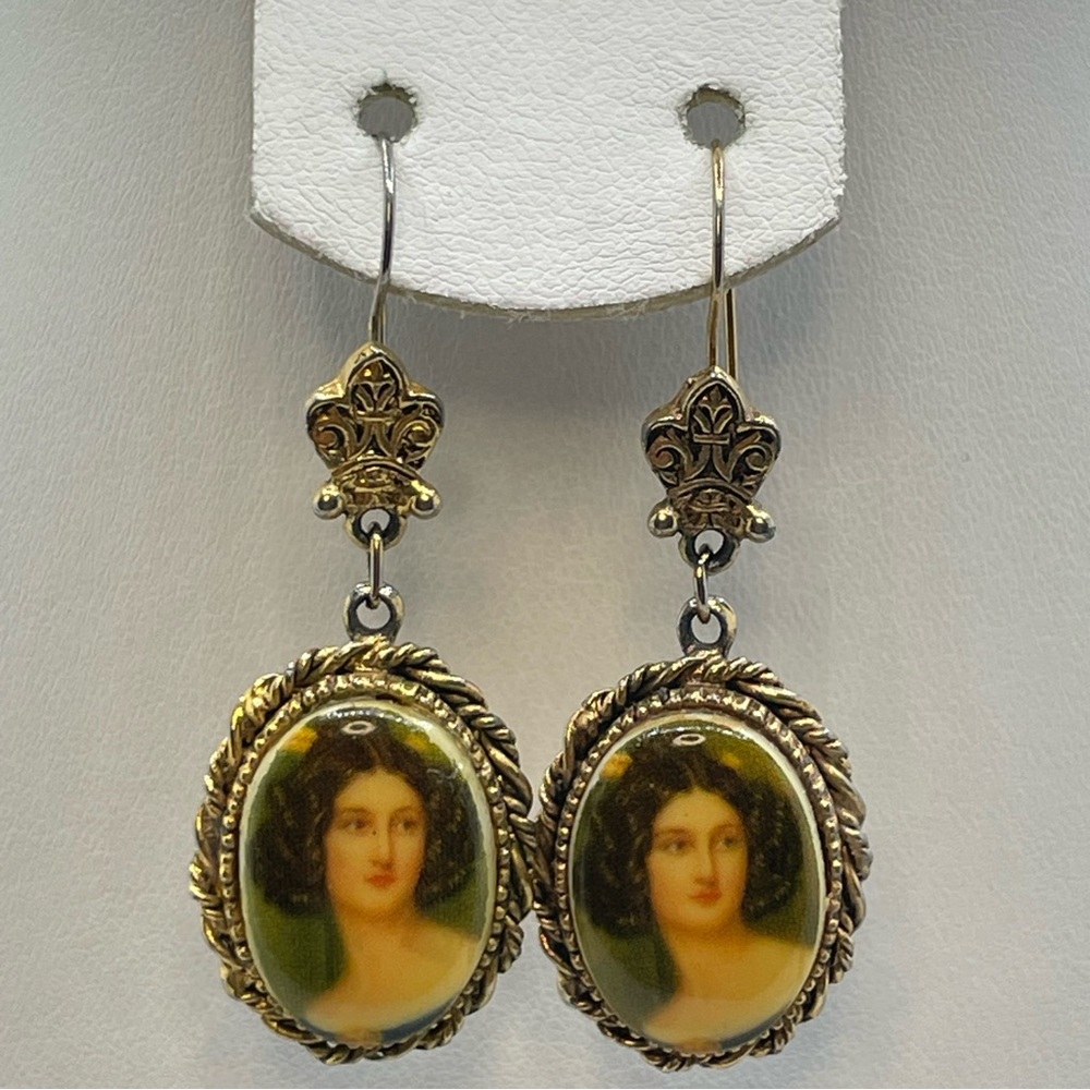 Vintage Gold Cameo Portrait Drop Earrings Victorian Art Deco Style Victorian